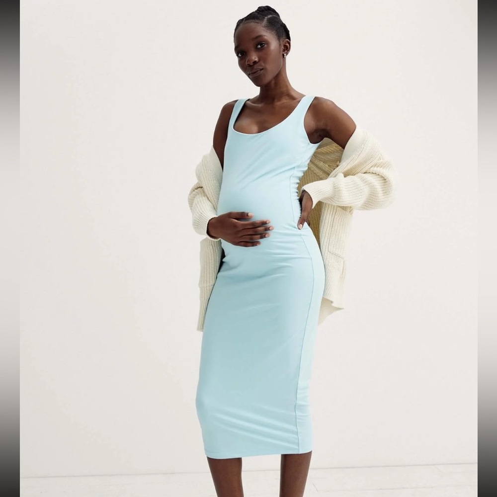 Hatch maternity dress with built in shelf bra